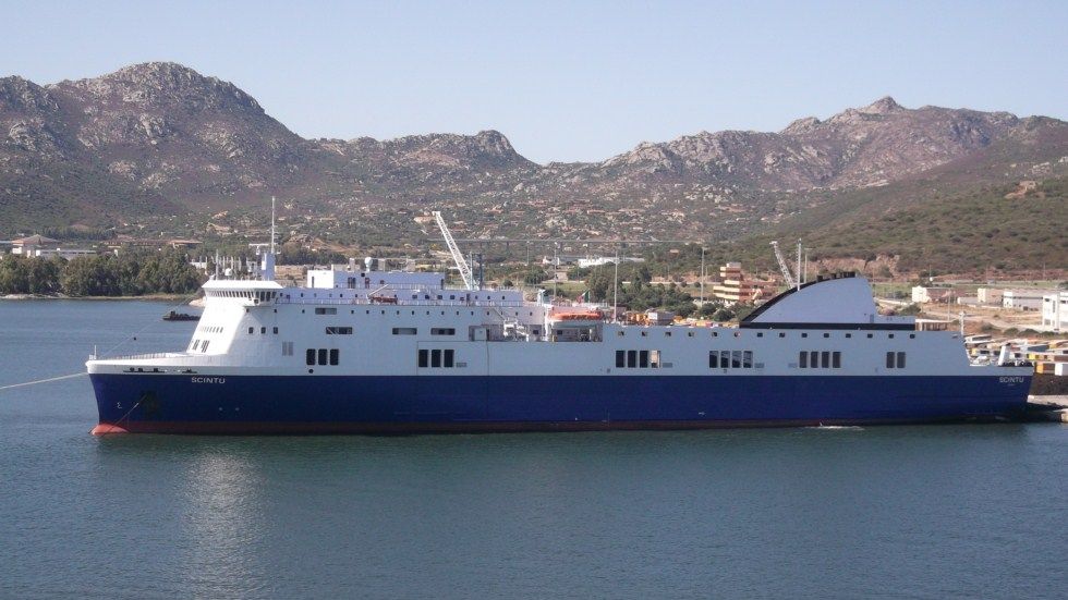 Incendiu pe un feribot italian în largul Greciei. Cele 466 de persoane la bord sunt evacuate