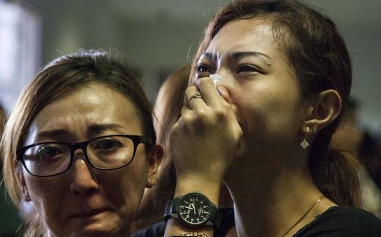 Avion AIRASIA prăbuşit. TERIFIANT: Victimele găsite în apă se ţineau de mâini