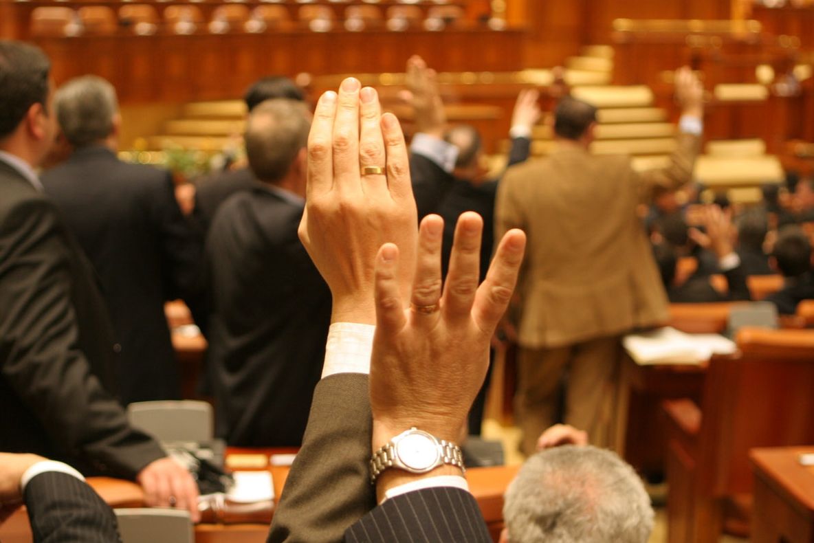 Ridicarea imunităţii deputatului PDL Cătălin Teodorescu ar putea fi supusă din nou la vot 