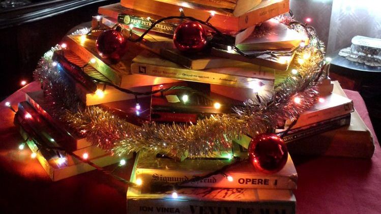 Care sunt lecturile de Crăciun recomandate de scriitorii şi criticii literari români 