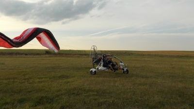 Povestea românului care ZBOARĂ pentru binele altora. La propriu