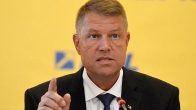 Iohannis: Prin decorarea domnului Bjoza onorez curajul celor care au suferit pentru libertate 