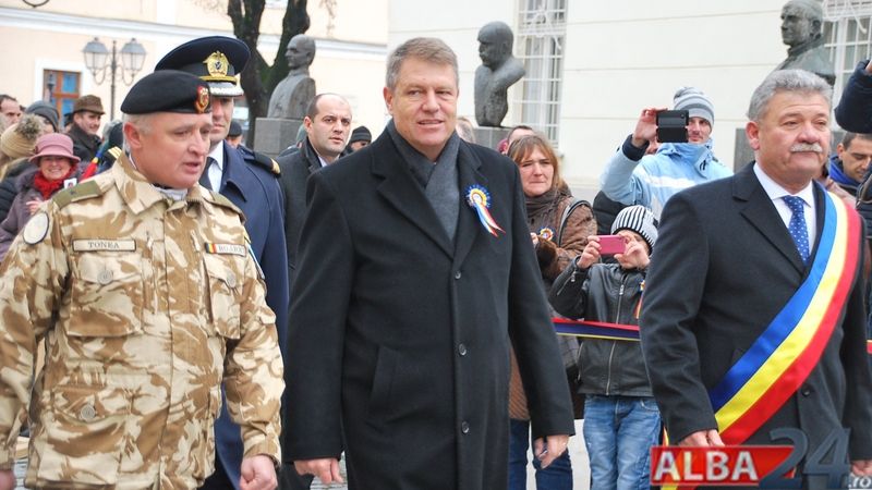Klaus Iohannis, primit cu pâine și sare la manifestările de Ziua Națională 