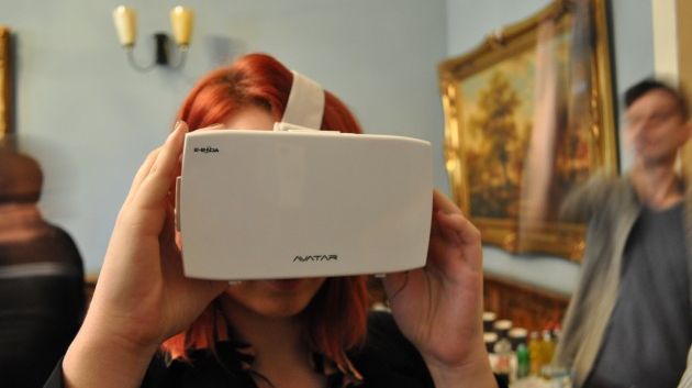 Românii au lansat ochelarii de realitate virtuală! Sunt ieftini și extraordinari