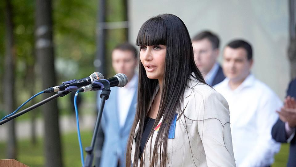 Mesajul suprinzător al ELENEI BĂSESCU, de 1 Decembrie