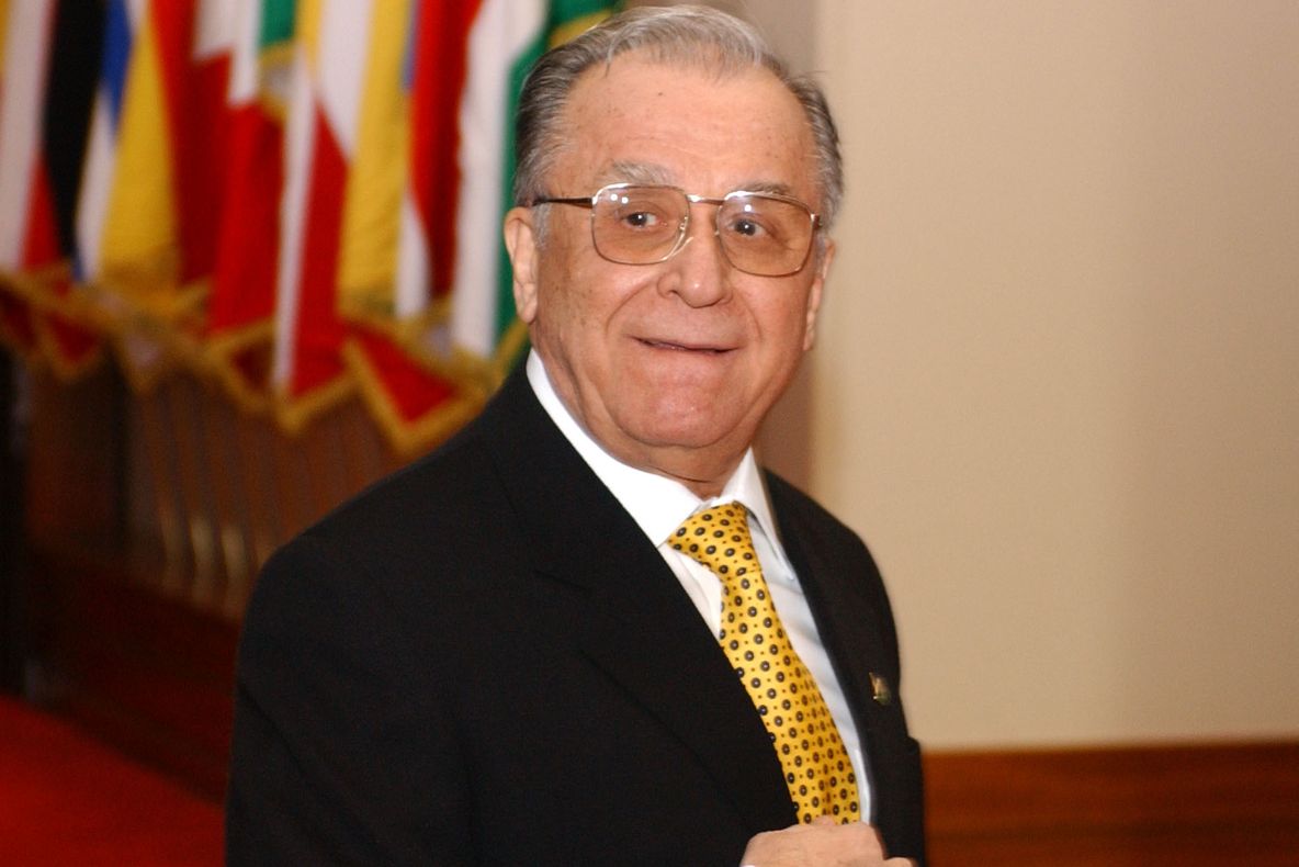 Cum îşi va sărbători ION ILIESCU ziua onomastică