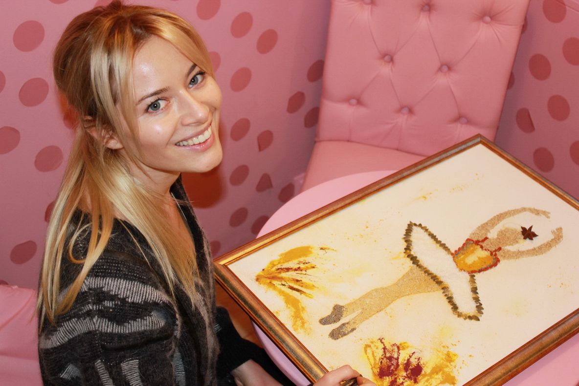 Laura Cosoi a creat un tablou din SEMINȚE pentru o cauză NOBILĂ! Ajută și tu!