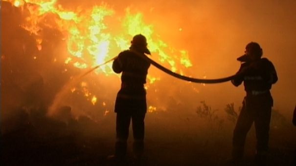 INCENDIU VIOLENT în Comăneşti. O femeie a murit carbonizată 