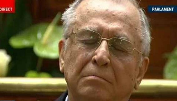 Ion Iliescu a adormit la discursul lui Iohannis