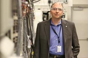 Mai rău decât în comunism. Un corporatist a fost prins cu o amantă şi i-au tăiat bonusul