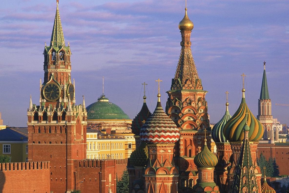 Moscova își exprimă "regretele profunde" cu privire la hotărârea SUA de a livra arme letale Ucrainei