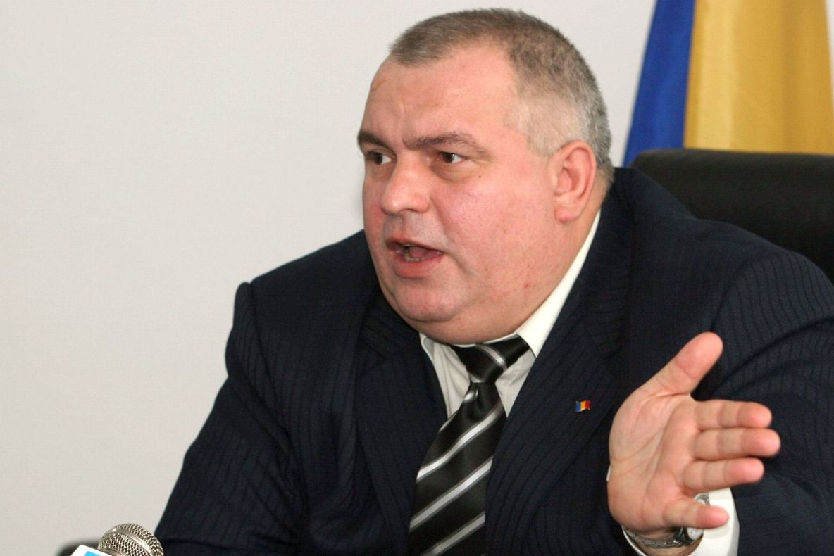 Constantinescu poate să comunice cu angajaţii CJ Constanţa care nu au legătură cu dosarul său