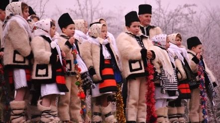 SĂRBĂTORI FERICITE! Obiceiuri și superstiții în seara de Ajun la români