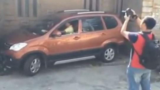 Bărbatul ăsta a făcut cea mai tare parcare din lume