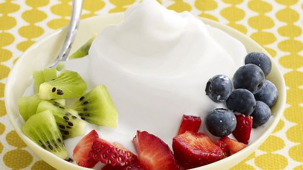 Reinventează micul dejun! 12 reţete delicioase cu iaurt