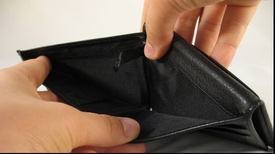 Un tânăr din Târgu Jiu a găsit un portofel plin cu bani. Ce a urmat