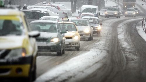 AVERTISMENT. În Ungaria, şoferii sunt sfătuiţi să se pregătească pentru NINSORI PUTERNICE