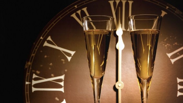 OBICEIURI DE ANUL NOU. CE TREBUIE să faci ca să îți MEARGĂ BINE în 2015 și să alungi GHINIONUL