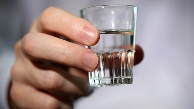 Putin, apel către guvernanţi: Nu mai creşteţi preţul la votcă