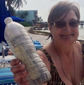 FĂRĂ PRECEDENT. Ce a făcut o femeie cu cenuşa soţului, după moartea acestuia