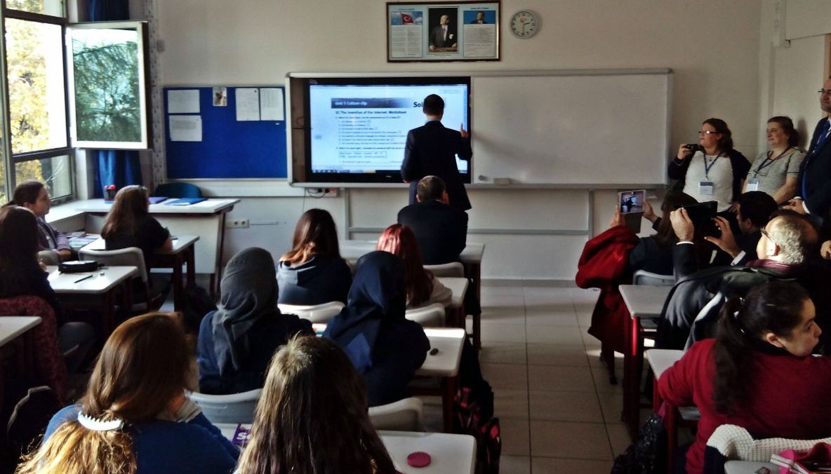 Școala VIITORULUI e aici! Educația este mult mai captivantă cu tehnologie