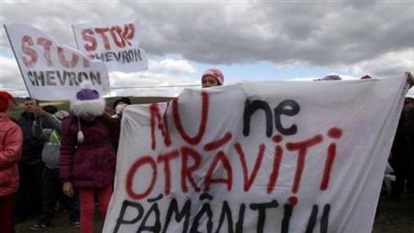 New York Times: Bani rusești, suspectați că s-ar afla în spatele valului de proteste de la Pungești 