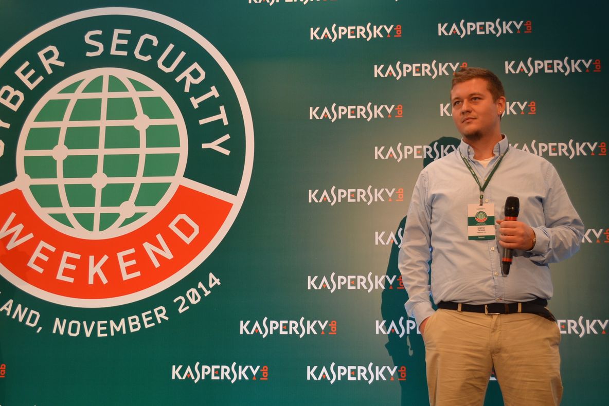 Pericolele care POT DISTRUGE INTERNETUL în 2015: Bancomatele vor fi ținta hackerilor!