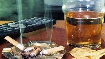 Stilul de viaţă nesănătos, VINOVAT de 40% din totalul cazurilor de cancer. Cel mai mare RISC