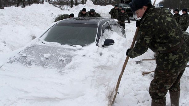 CAPITALA TROIENELOR. Cum se circulă în BUCUREŞTI: 48 de autoturisme, AVARIATE