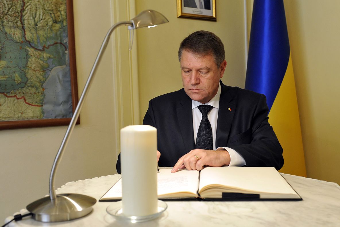 Lovitură groaznică primită de Klaus Iohannis din partea lui Theodor Stolojan