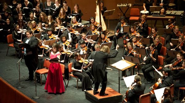 Doliu în lumea muzicii. Un mare dirijor a murit chiar în timpul concertului