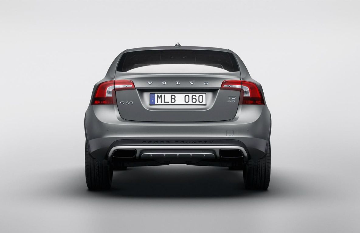 Volvo S60 Cross Country: Maşina despre care Volvo spune că e primul sedan crossover premium din lume