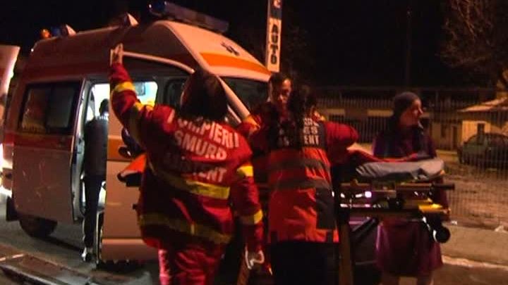 Accident cu şapte răniţi, la Piteşti, din pricina unui capac de canal