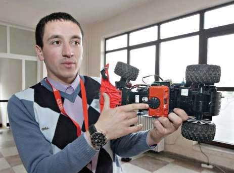 Un tânăr român a inventat un dispozitiv care evită accidentele pe calea ferată