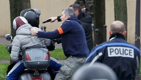 ÎNREGISTRAREA conversaţiei dintre autorul luării de ostatici de la Paris şi un post TV. STENOGRAME