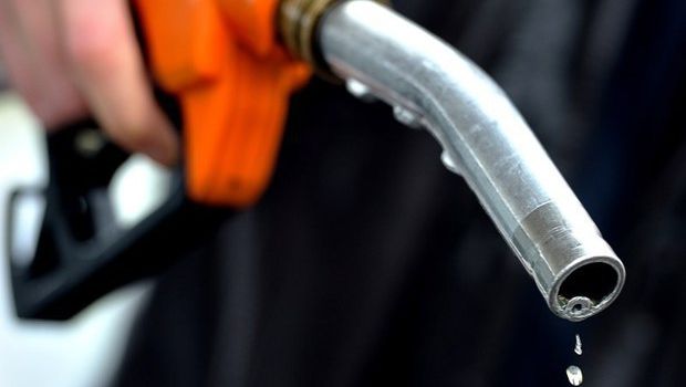 INCREDIBIL - La cât a ajuns preţul benzinei...