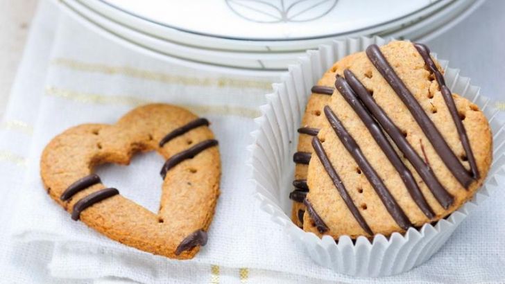 Ce este acrilamida şi cum ne afectează sănătate? Se găseşte în biscuiții, chipsurile şi cartofii
