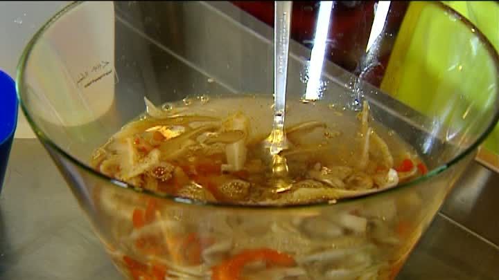 FRESH REFRESH. O delicioasă "ciorbă de burtă". Reţeta pe care nu aţi mai încercat-o niciodată