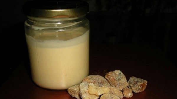 REŢETA uimitoare de cremă cu TĂMÂIE care repară şi întinereşte pielea