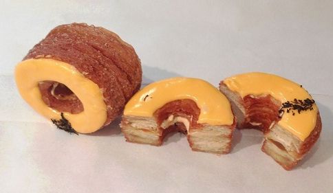 Ce este, de fapt, Crogoasa? Desertul cu gust de "lacrimi de fericire" care a înnebunit New York-ul