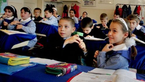 Expert britanic: Vă trebuie o revoluţie în Educaţie. Problemele se vor acutiza