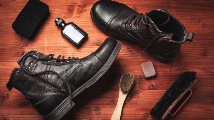 Cum să scapi de petele de sare de pe pantofi