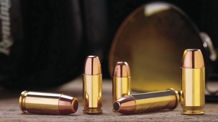 IREAL! Beat, a petrecut Revelionul cu un glonț în cap