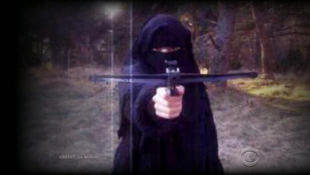 Cine este Hayat Boumeddiene, cea mai căutată FEMEIE din LUME