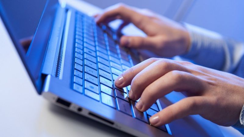Raport Europol: Care sunt tehnicile la care recurg TERORIȘTII pe Internet