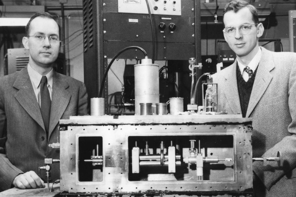 Omul care ne-a dat cea mai mare invenție a murit: Lumea științei e în doliu!