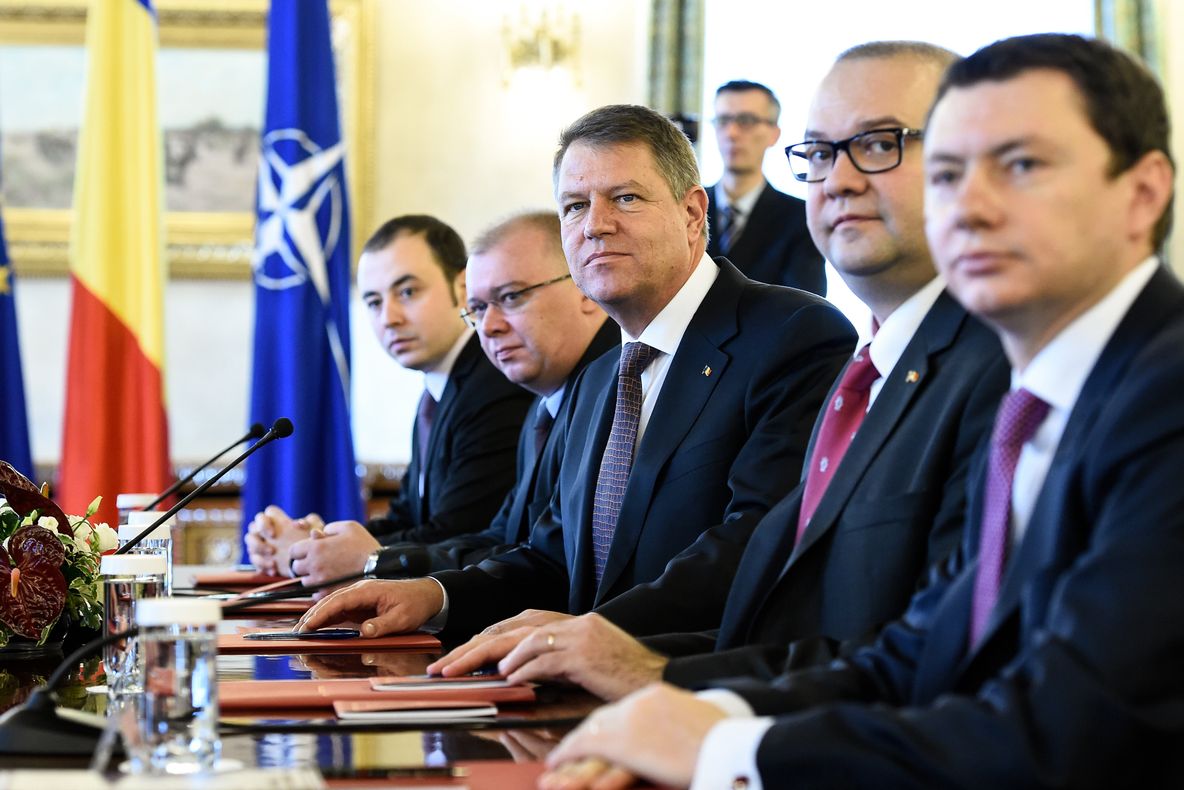 CONSENS pentru APĂRARE. Acordul politic, semnat la Palatul Cotroceni 