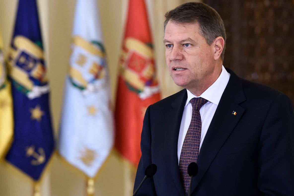 Klaus Iohannis, mesaj emoţionant pe Facebook, la 165 de ani de la naşterea lui Eminescu