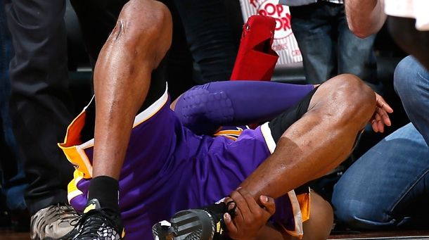 Au plătit 50.000€ ca să vadă ultimele meciuri din cariera lui Kobe Bryant: "Trăim o singură dată"