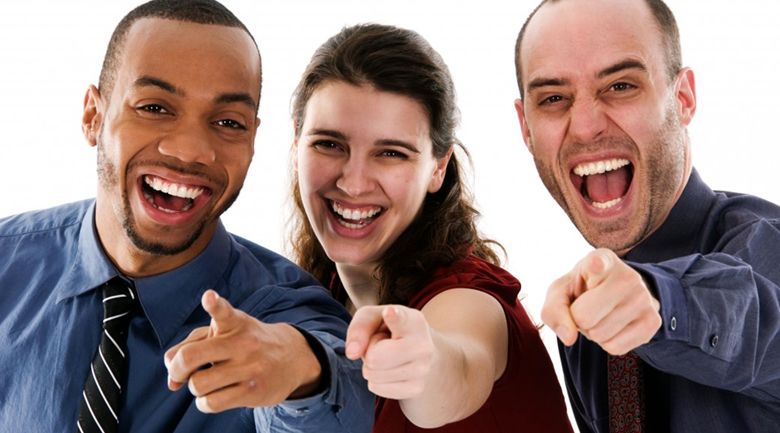 Cele mai ciudate nume de firme din România: sunt inspirate de cele sfinte, filme sau politicieni